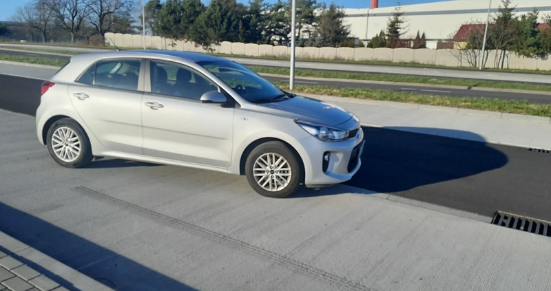 Kia Rio cena 46999 przebieg: 31000, rok produkcji 2019 z Luboń małe 29